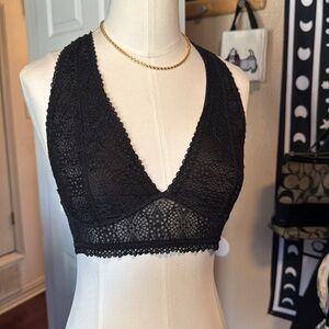 Victoria’s Secret bralette black lace delicate back no padding pull on sz small